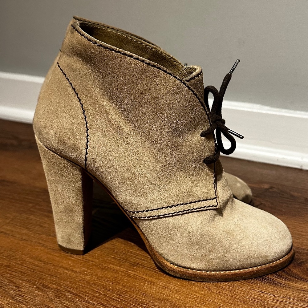 MIU MIU PRADA TAN GREY BEIGE SUEDE BOOTIES MADE IN ITALY SIZE EUR 38 US 8